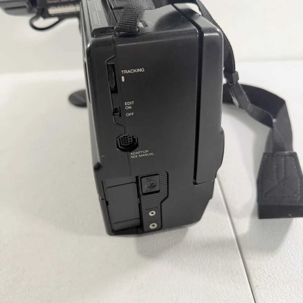Vintage GE 9-9806 VHS‎ Movie Video System Camcorder POWERS ON AS IS READ DESC.